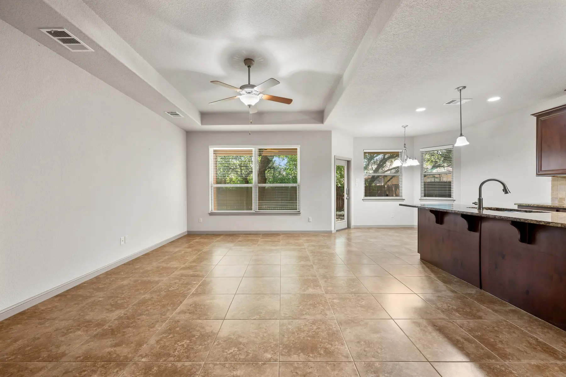 608 Algerita Drive — Living area