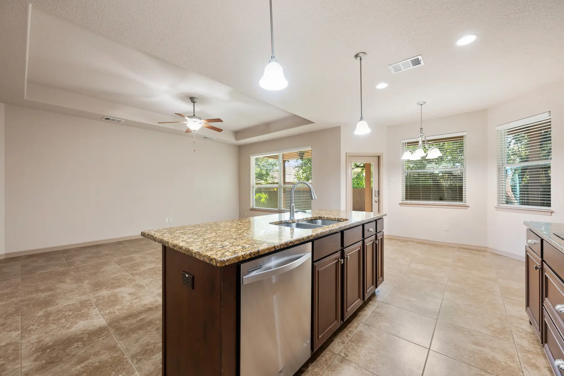 608 Algerita Drive — Kitchen