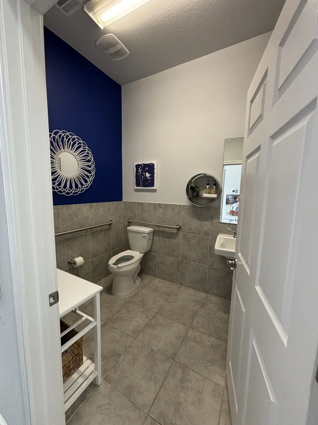 660 S. Bagdad Office Condos — Suites 420 / 520 — restroom