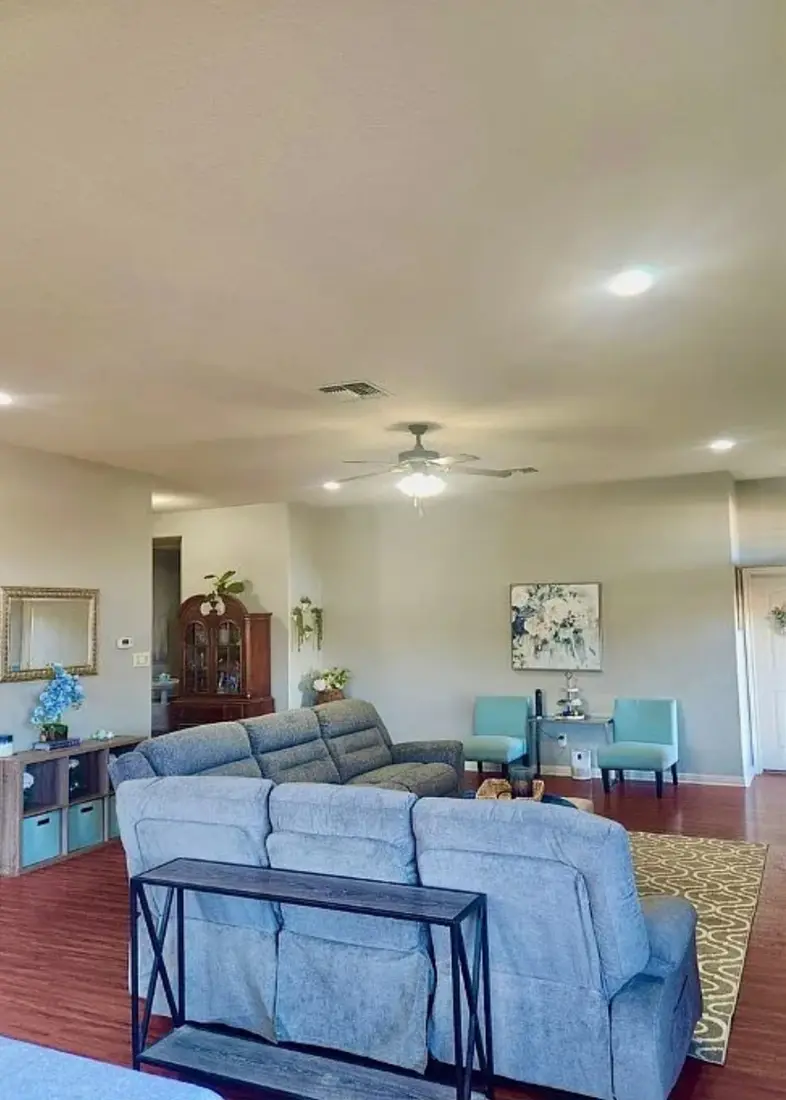 91 Skyview Terrace — Living area
