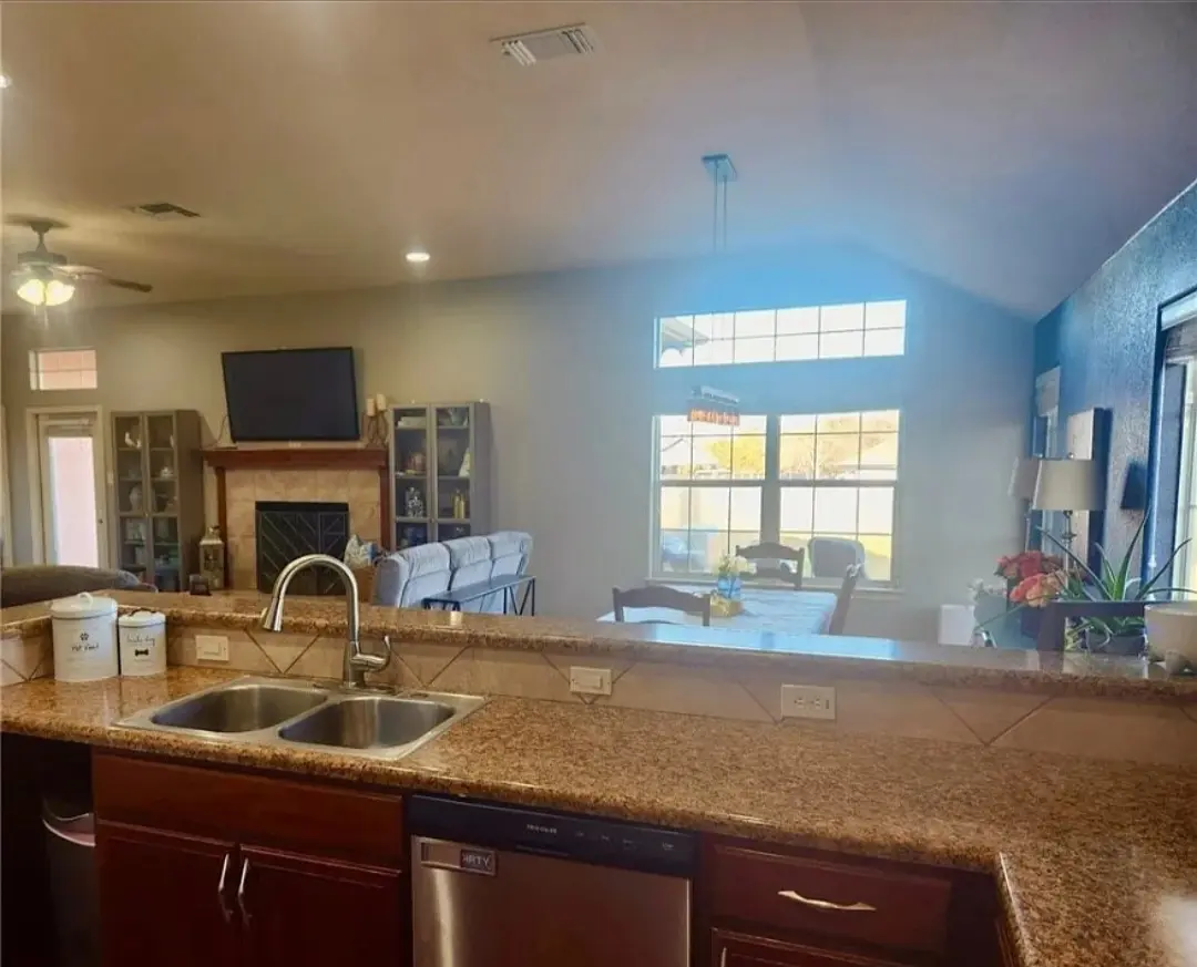 91 Skyview Terrace — Kitchen and living view