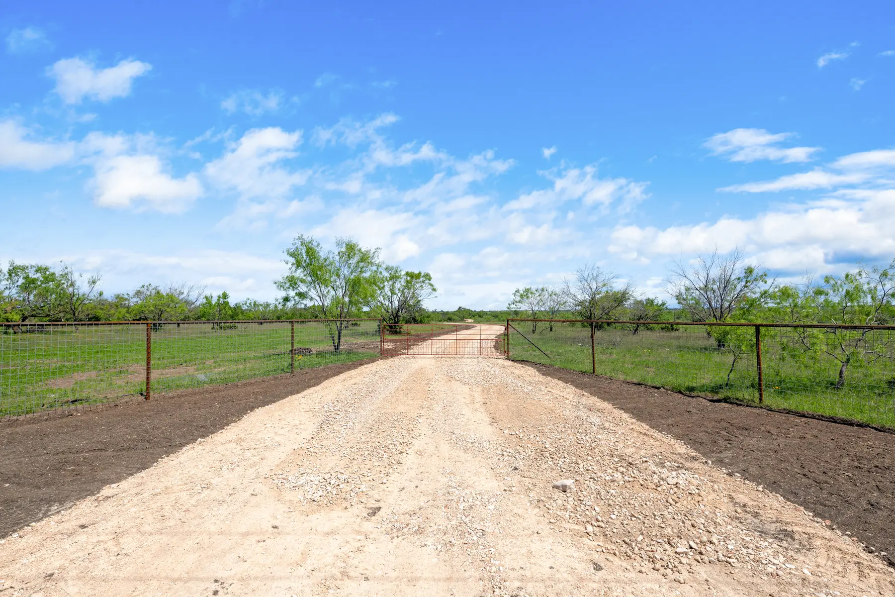 Liberty Hill — 23 to 46 Acres — Acreage and surroundings