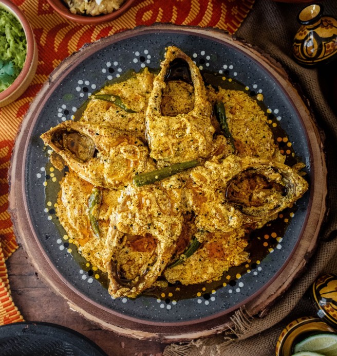 Shorshe Ilish (hilsa in mustard)